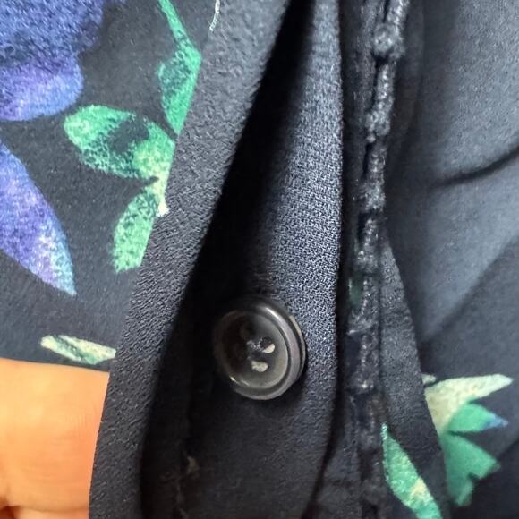 Ava & Viv Women's Navy Blue Floral Semi Sheer Button Down Shirt Size 4X - Picture 5 of 10